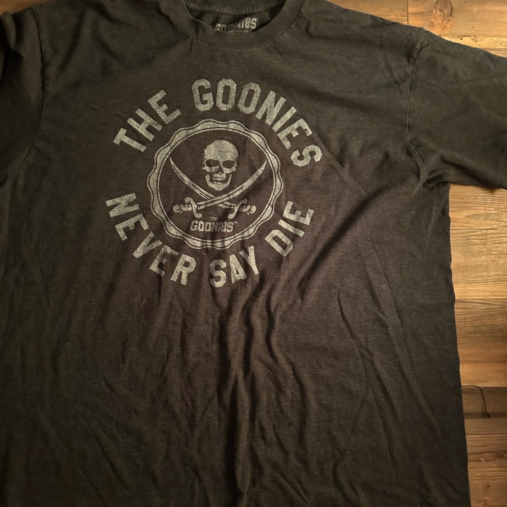 Goonies Never Say Die Tee Shirt XL